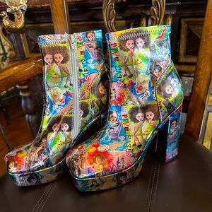 New Steve Madden Y2K Funky Boots!